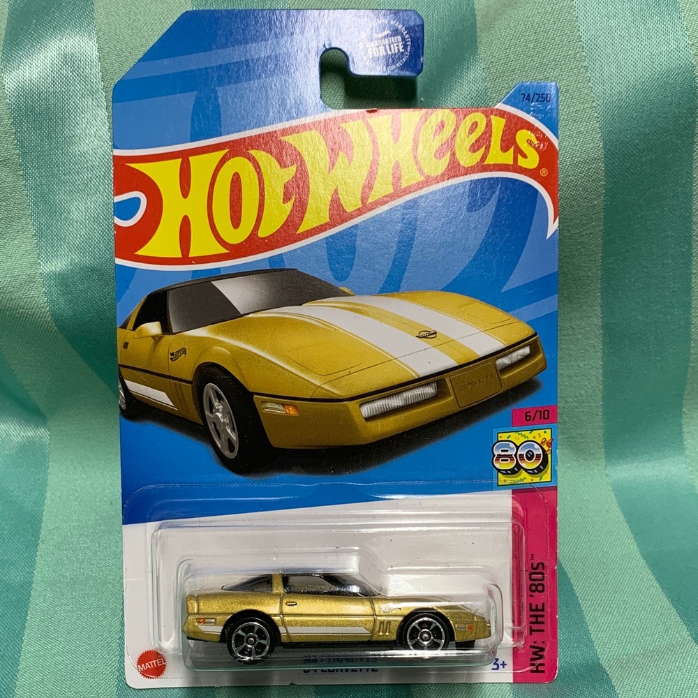 ‘84 Corvette Gold Hot wheel The ‘80s Toy Car - Picture 2 of 8